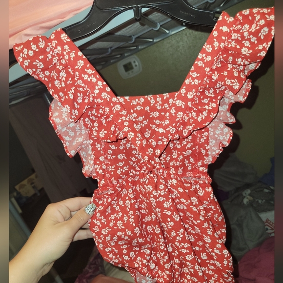 Baby 12-18M red onsie - Picture 2 of 3